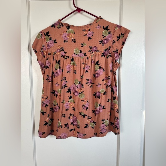 Floral Women's Top - Picture 2 of 2